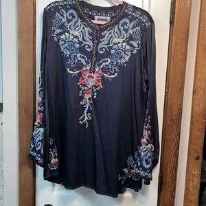 Johnny Was Esta Satin blouse NWT size medium